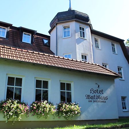 Hotel Waldhaus Romhild エクステリア 写真