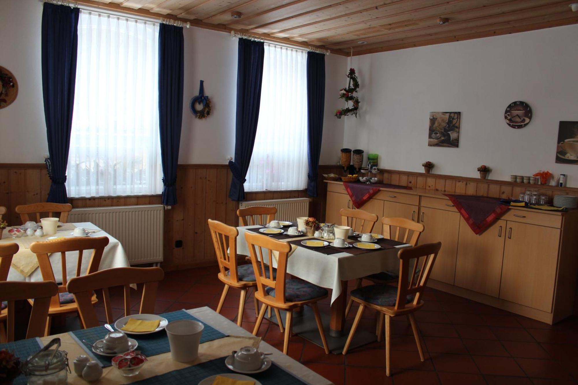 Hotel Waldhaus Romhild エクステリア 写真