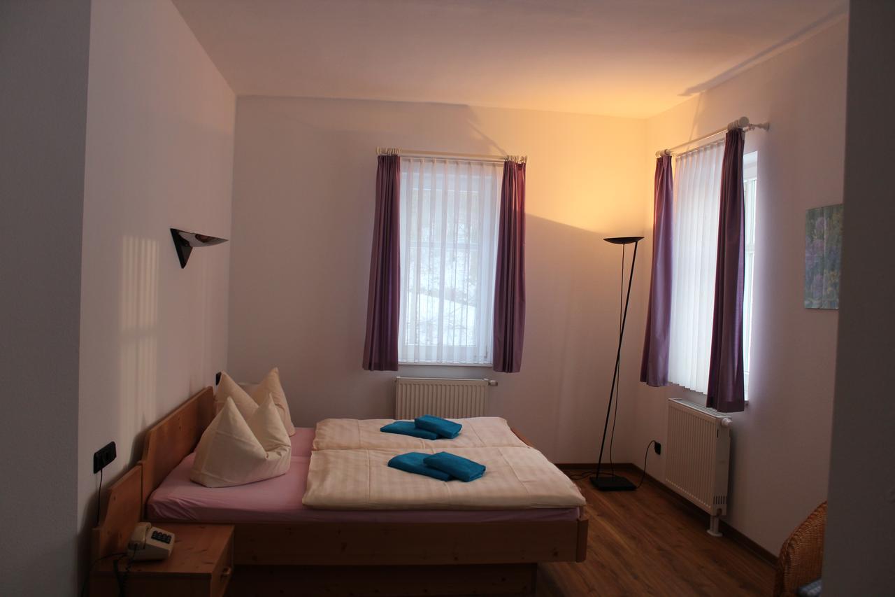 Hotel Waldhaus Romhild エクステリア 写真